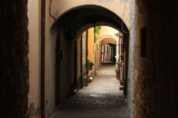Vicoli del centro storico (Foto di Alessandro Vecchi - 2012)