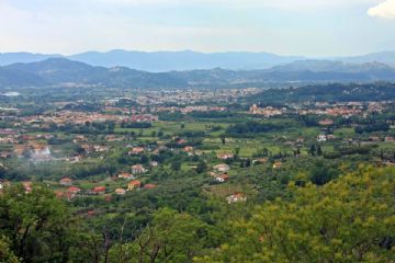 Panorama dal piazzale del palazzo (Foto di Alessandro Vecchi - 2012)