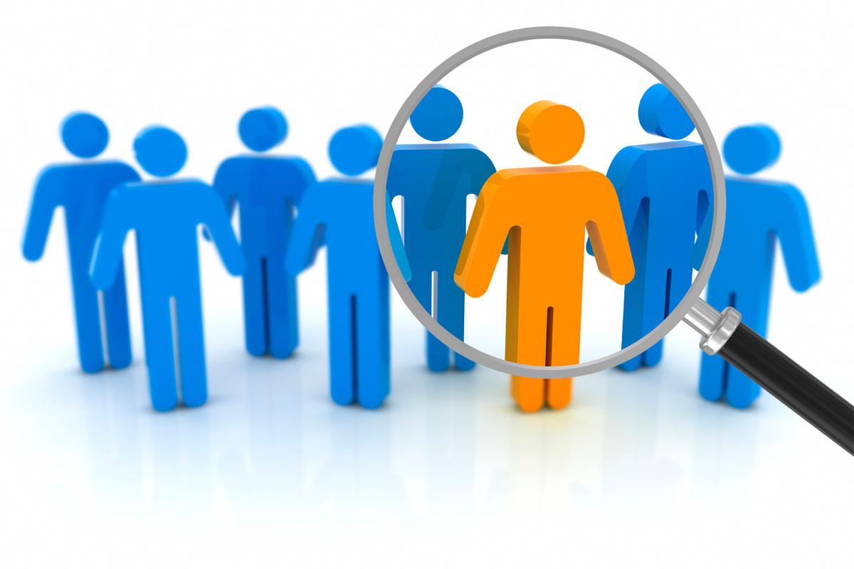 L'immagine su sfondo bianco con omini stilizzati di colore blu e uno giallo