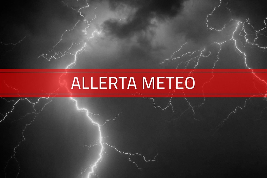 L'immagina raffigura un temporale con sfondo blu con la digitura in rosso: allerta meteo